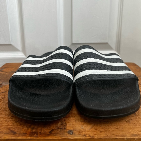 Adidas Classic Slides - Picture 2 of 5